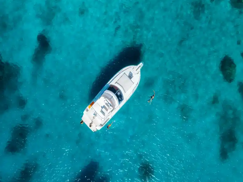 Private yacht cruise